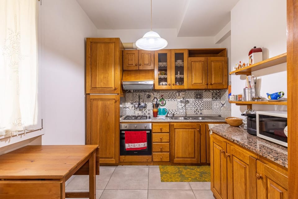 Kitchen or kitchenette, Living room