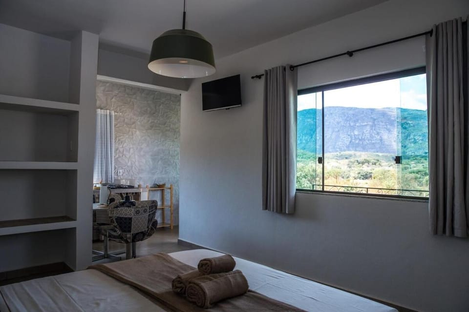 Natural landscape, TV and multimedia, Photo of the whole room, Bedroom, Mountain view