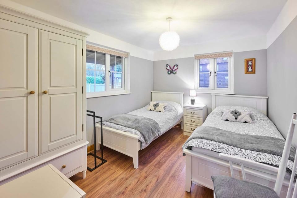 Bed, Bedroom, wardrobe