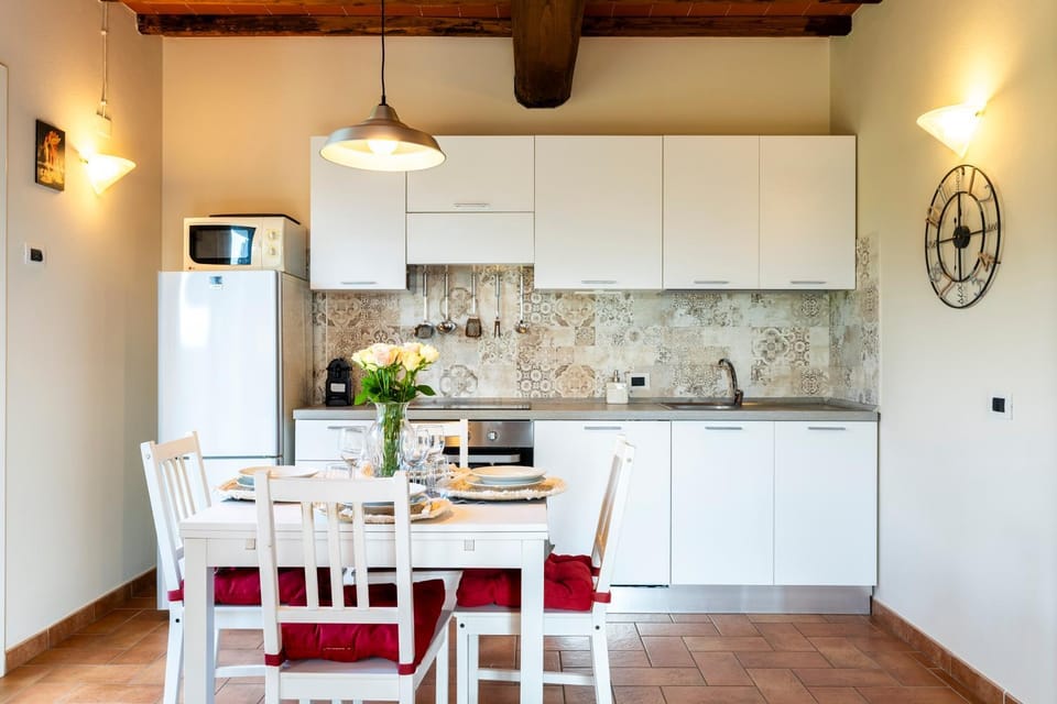 Kitchen or kitchenette, Dining area, dishwasher, oven, stove