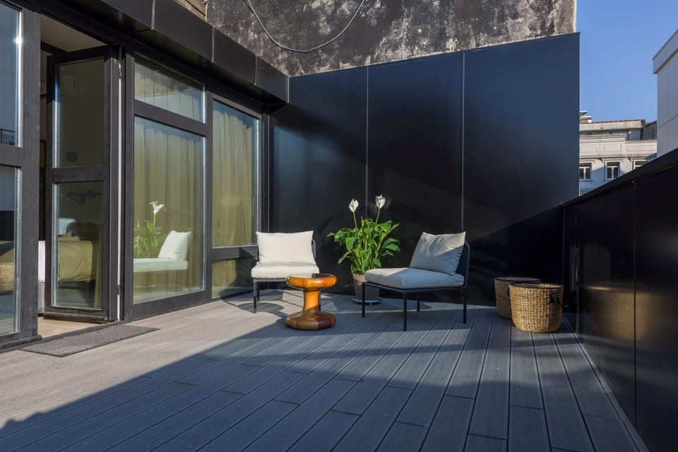 Patio, Day, Balcony/Terrace