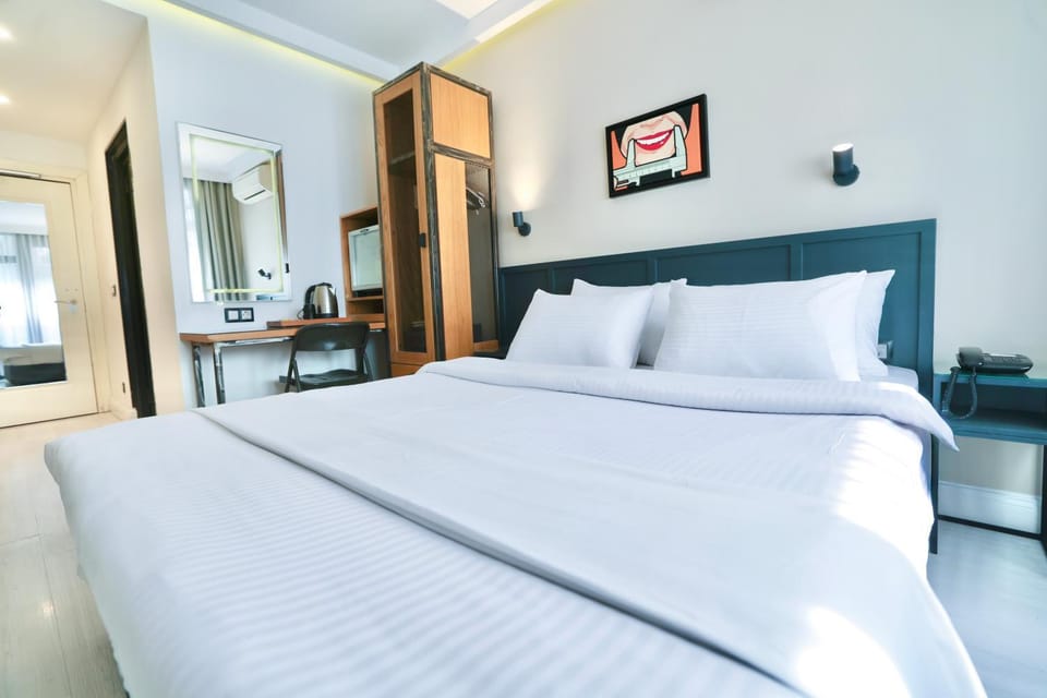 Bed, wardrobe