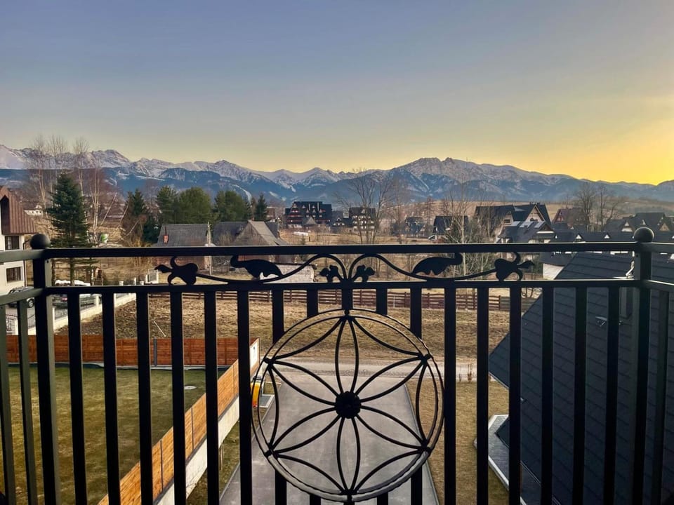 Day, Natural landscape, View (from property/room), Balcony/Terrace, Mountain view