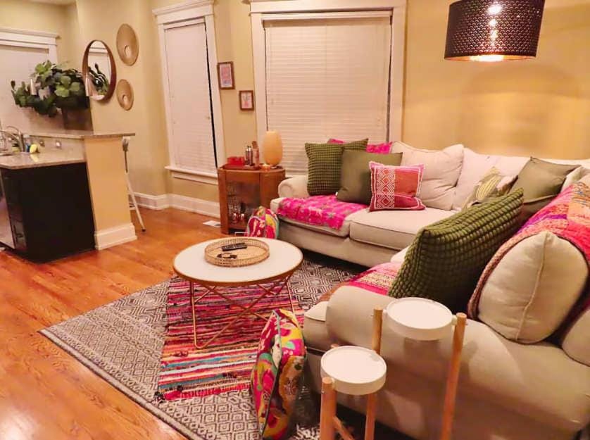 The Nook on Neil Walkable 3BR Apartment in Ohio