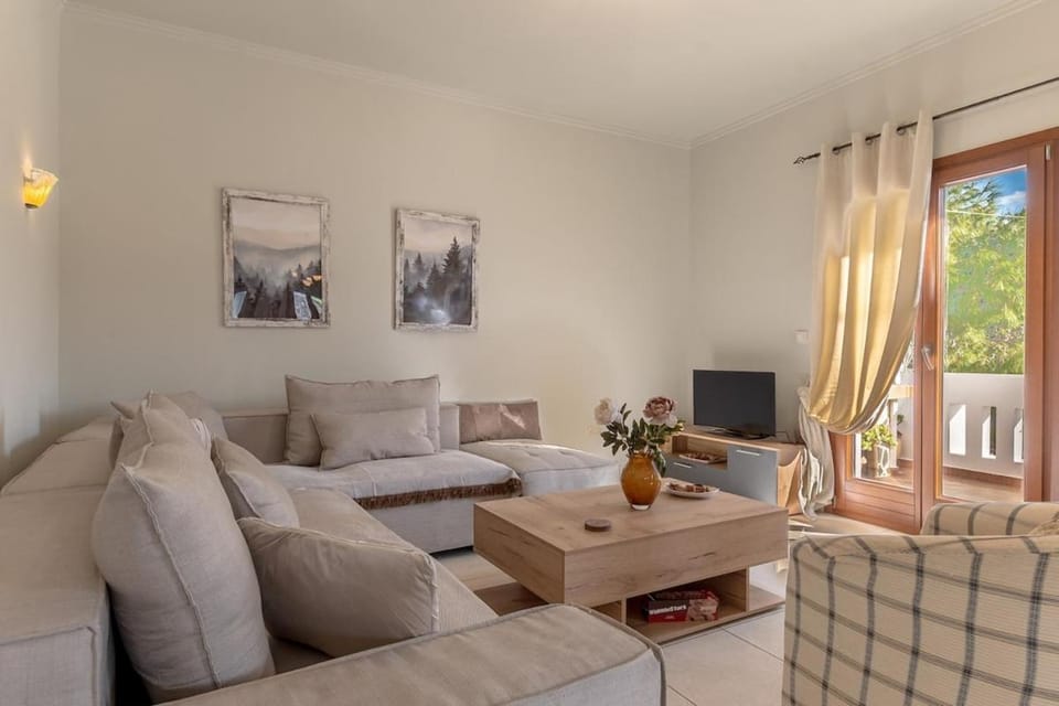 Melanes Serenity 3Br Apartment Apartment in Naxos, Naxos and Lesser Cyclades, Greece