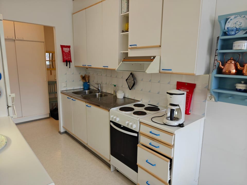 Kitchen or kitchenette, oven, stove