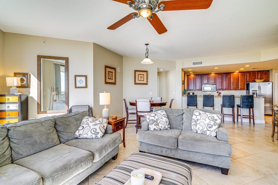 Walk to Marina + Restaurants: Cape Coral Escape! House in Cape Coral