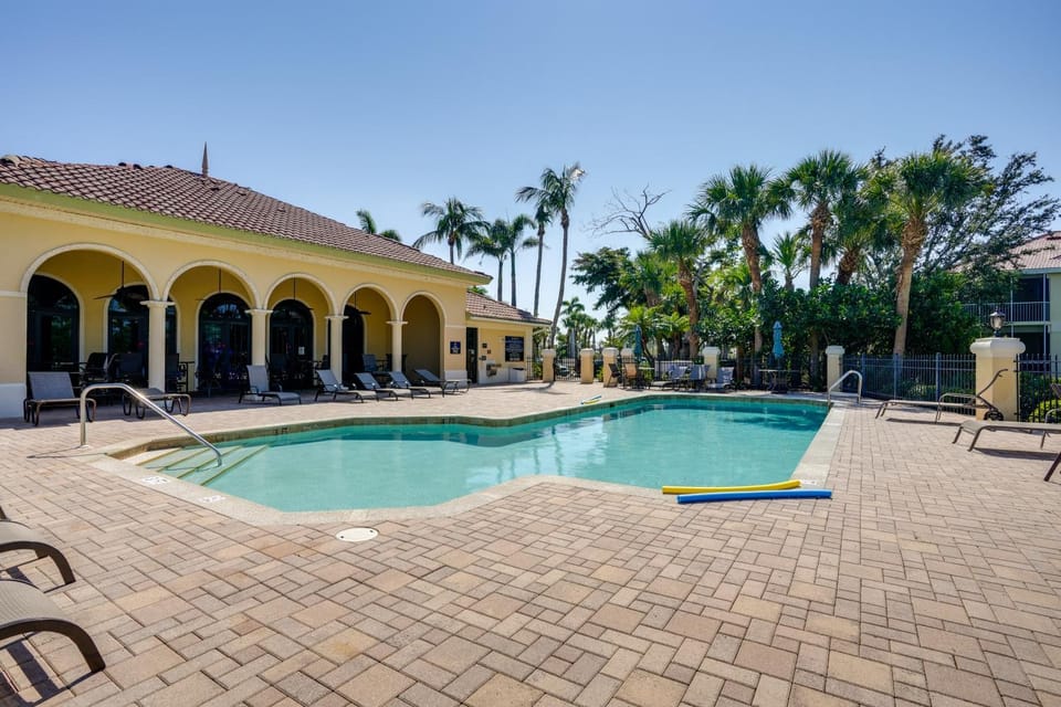 Walk to Marina + Restaurants: Cape Coral Escape! House in Cape Coral