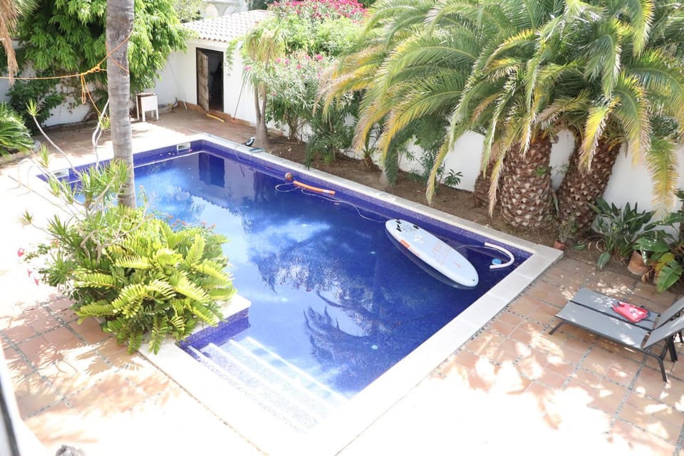Pool view, Swimming pool, sunbed