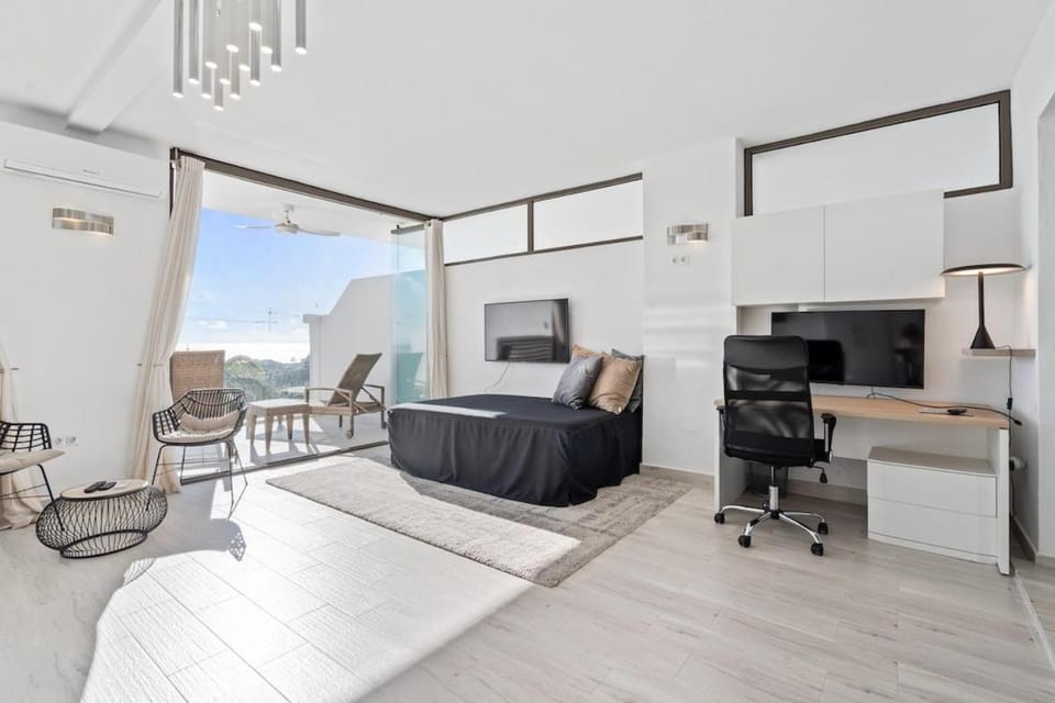 Chic Mijas Retreat with Pool & Terrace - RDR465 Apartment in Sitio de Calahonda