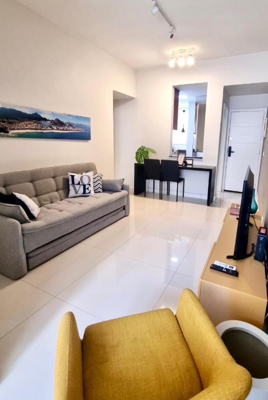 Leblon 100 mt da praia reformado confortavel Apartment in Rio de Janeiro