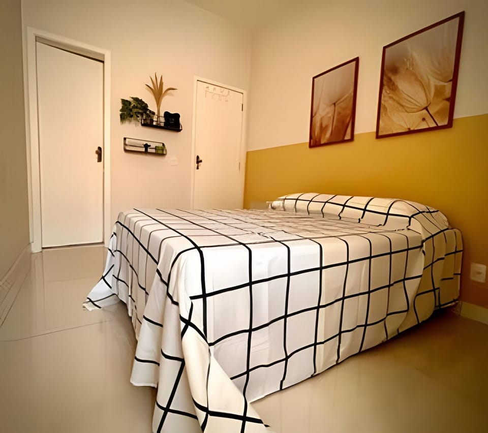 Leblon 100 mt da praia reformado confortavel Apartment in Rio de Janeiro