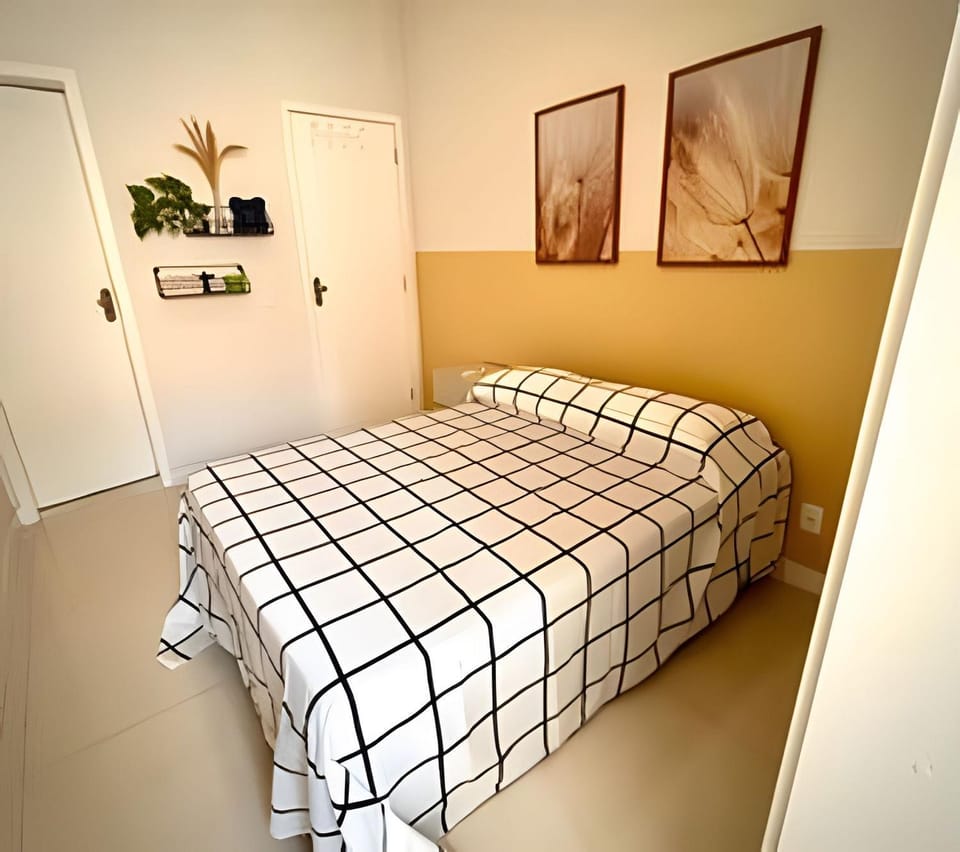 Leblon 100 mt da praia reformado confortavel Apartment in Rio de Janeiro