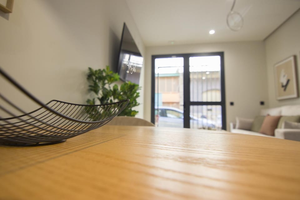 Communal lounge/ TV room, TV and multimedia, Living room, Seating area, Dining area