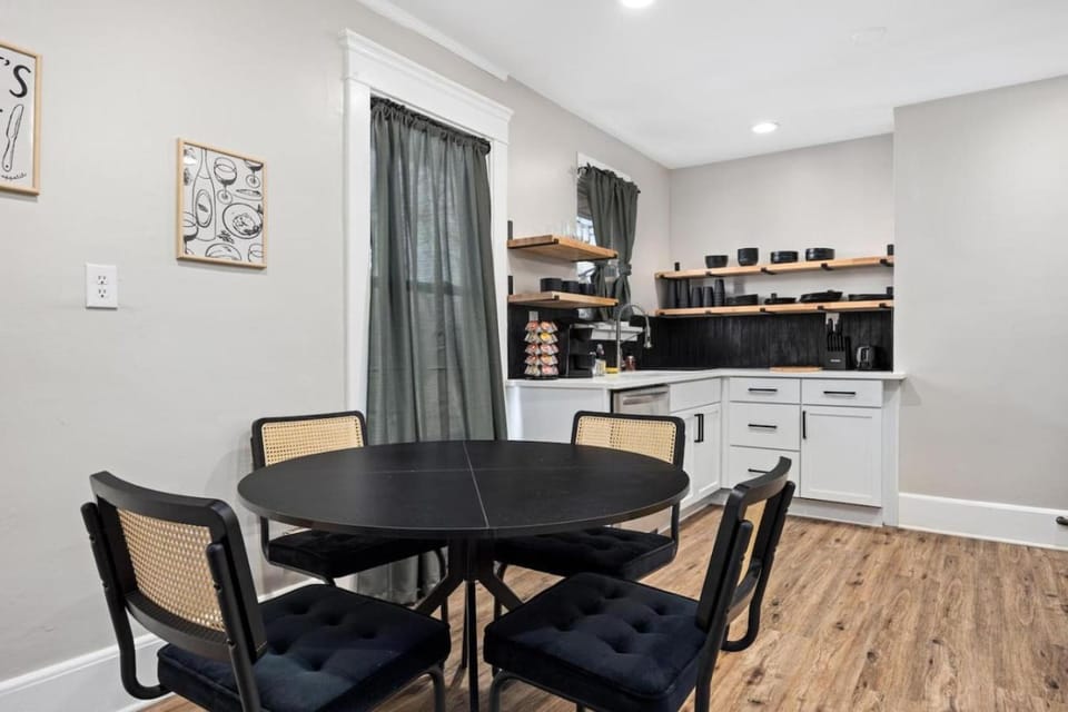 Charming 3BD Home for Long Stays House in East Peoria