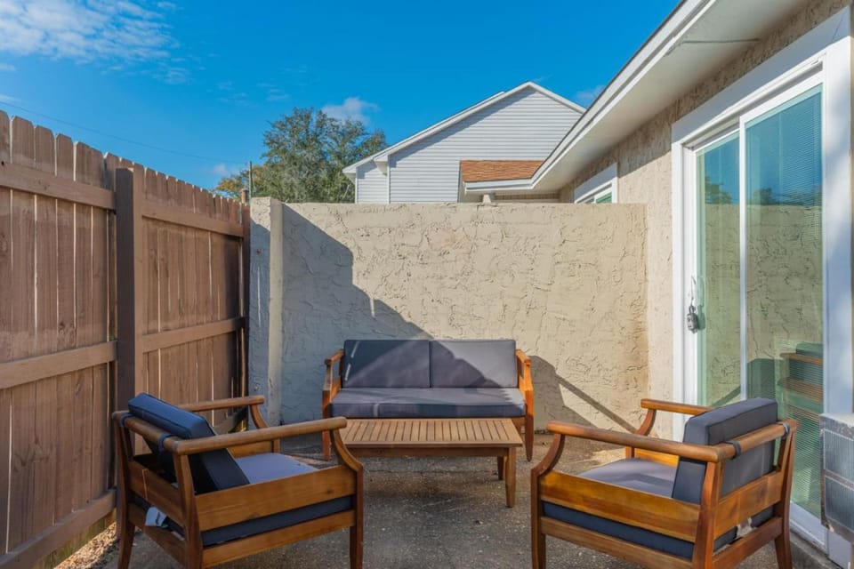 Sunny Haven 623 1BR Townhome in Fort Walton Apartment in Wright