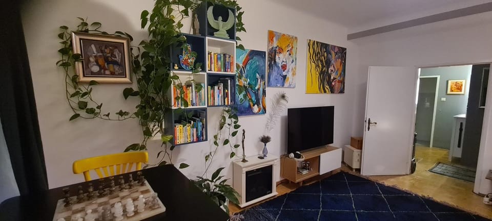 Communal lounge/ TV room, TV and multimedia, Evening entertainment
