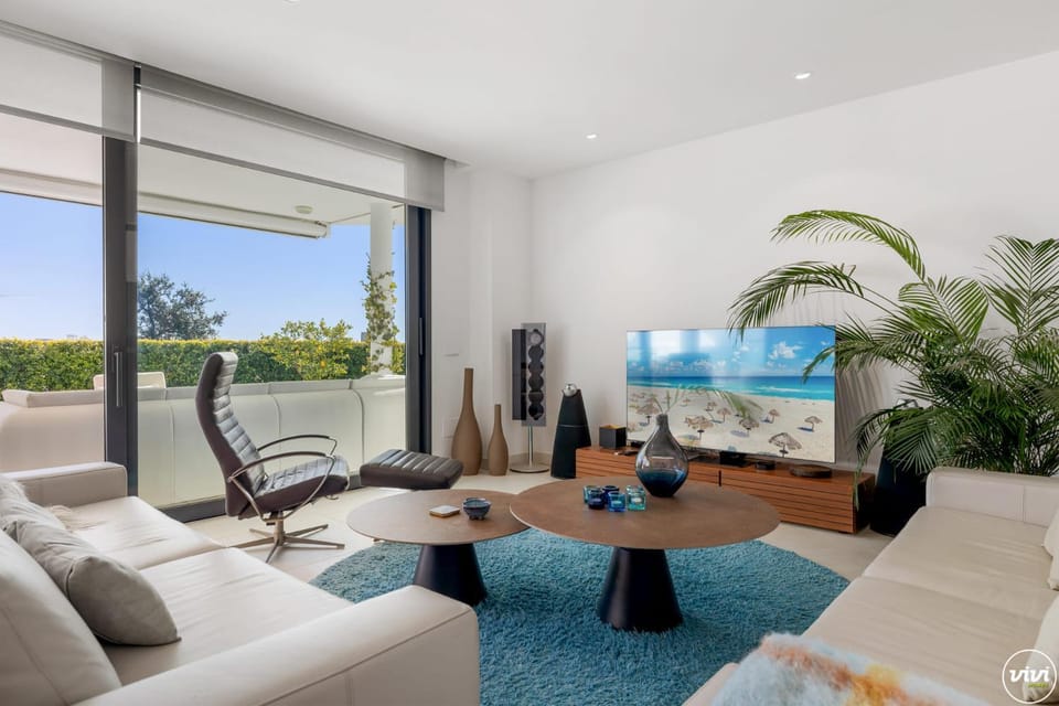 Communal lounge/ TV room, Living room
