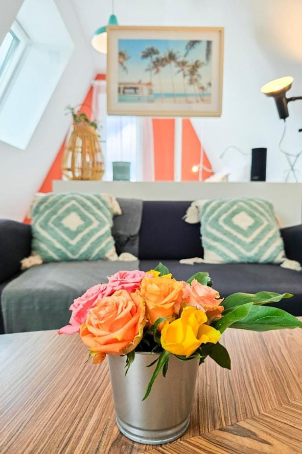 Living room, Decorative detail, Seating area