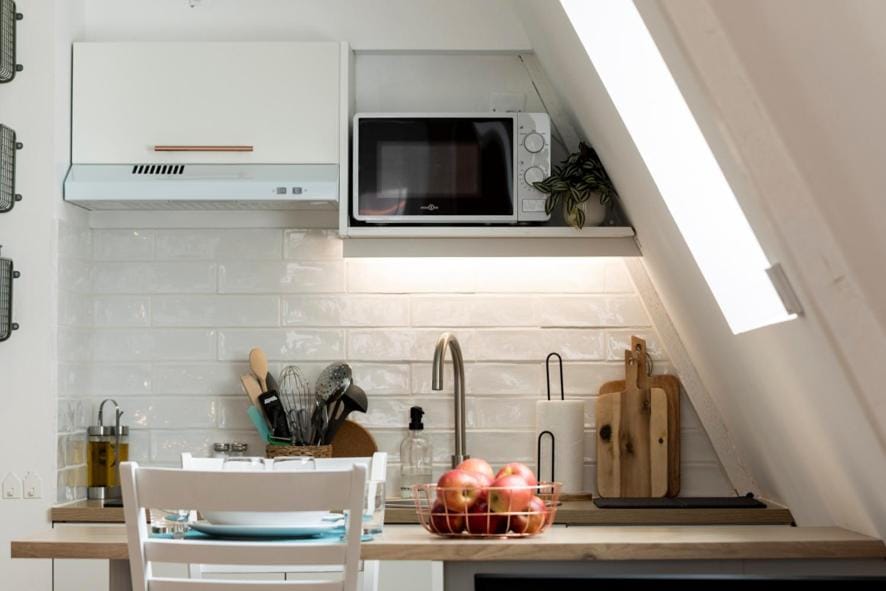 Kitchen or kitchenette, stove