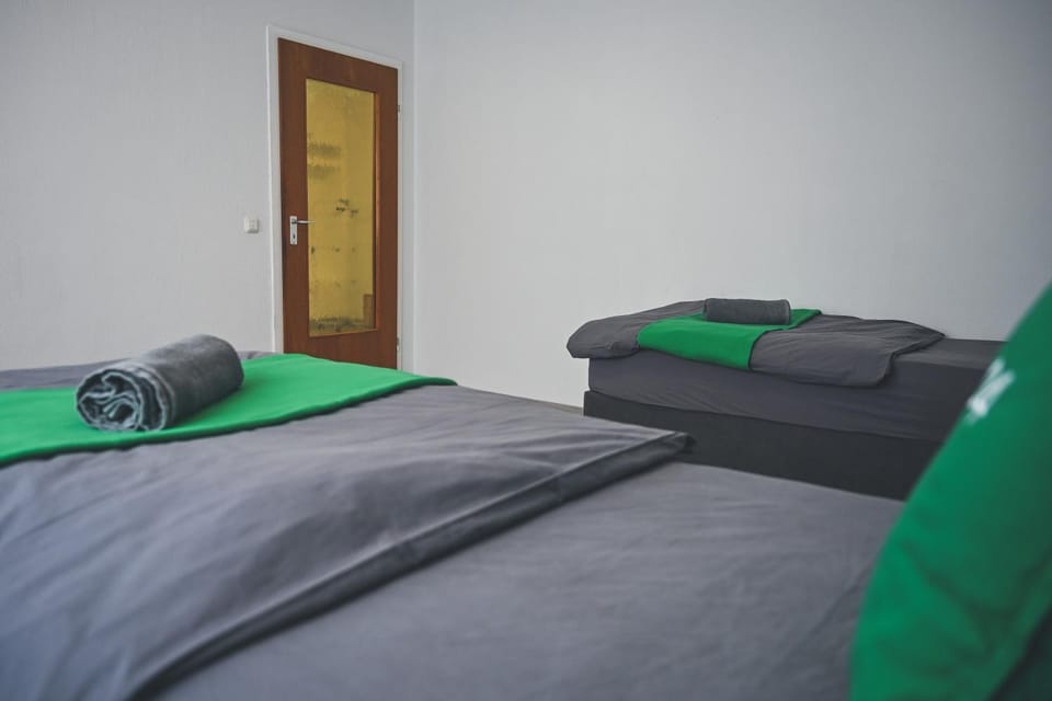 Bed, Living room, Photo of the whole room, Seating area, Bedroom