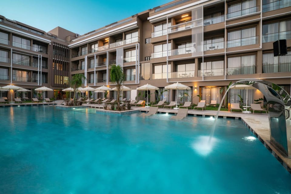 Property building, Swimming pool