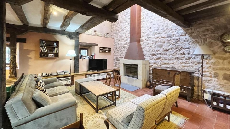 La Casa de Celada House in Cantabria