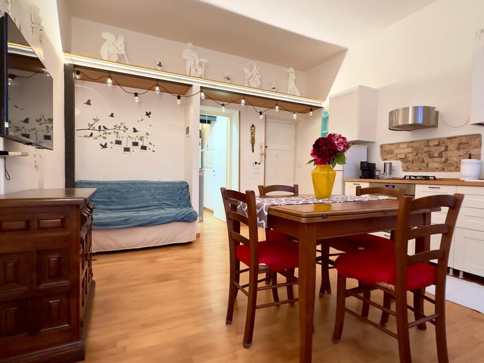 Kitchen or kitchenette, Living room, Dining area