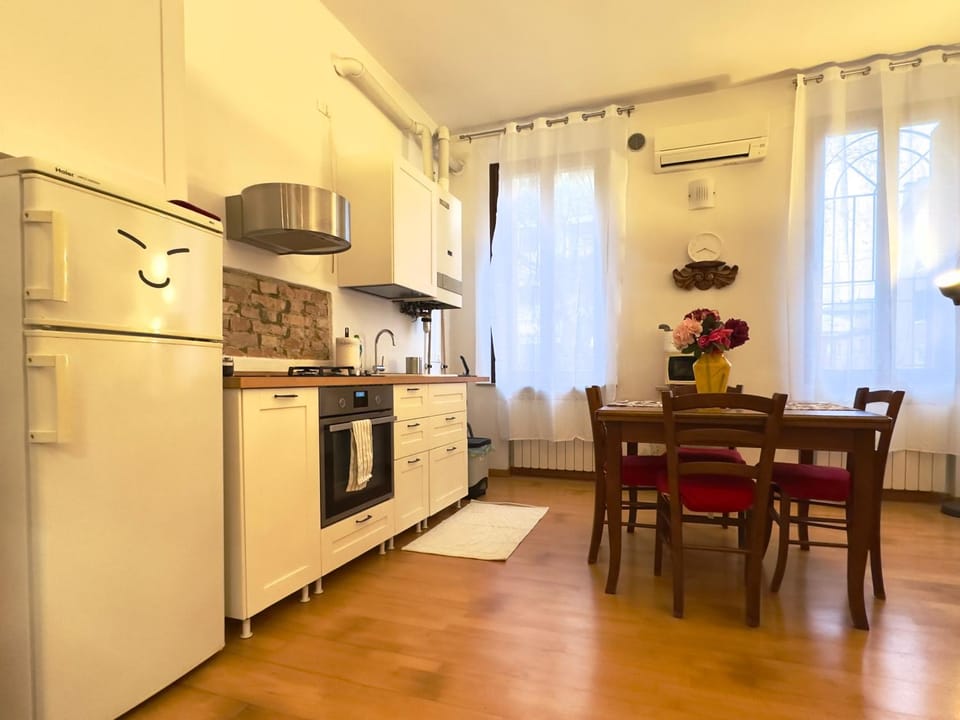 Kitchen or kitchenette, oven, stove