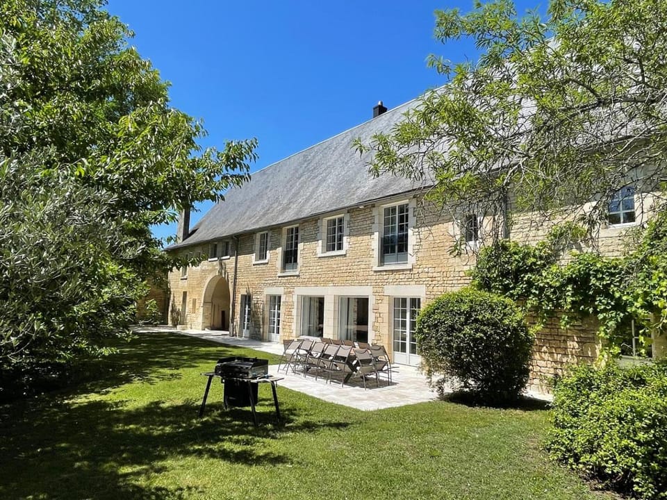 La Maison de Thérèse, Longère 15 people Villa in Nouvelle-Aquitaine