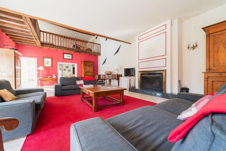 La Maison de Thérèse, Longère 15 people Villa in Nouvelle-Aquitaine