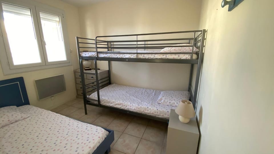 Bed, Bedroom, bunk bed