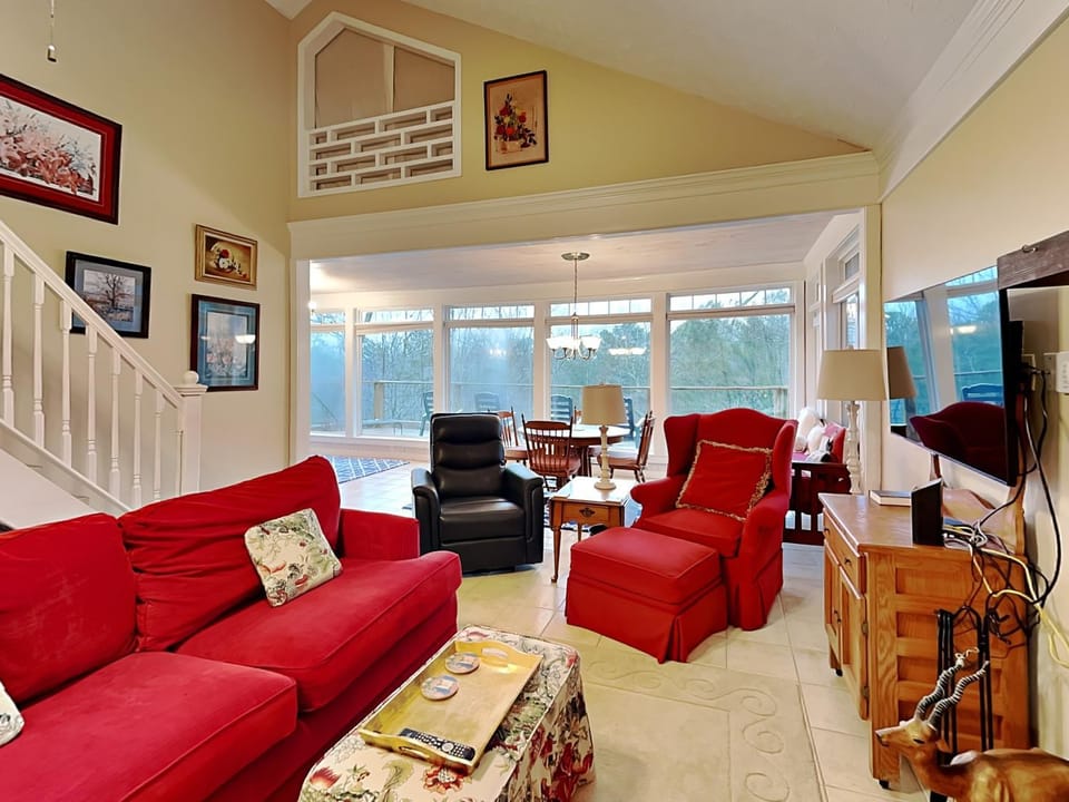 Daisys Enchanted Cottage House in Gatlinburg