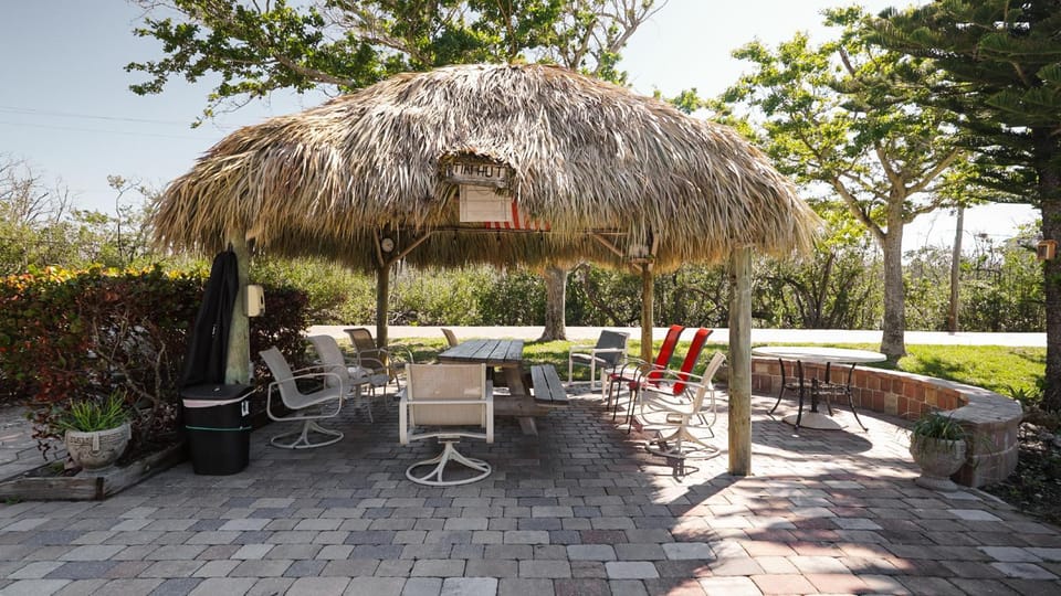 Patio, BBQ facilities, Garden, Seating area, Pool view, Swimming pool