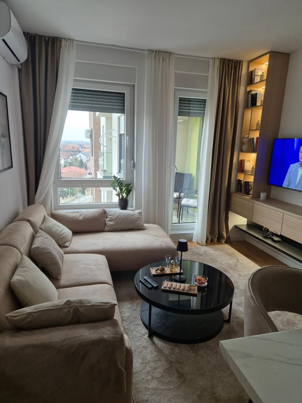 TV and multimedia, Living room, Seating area