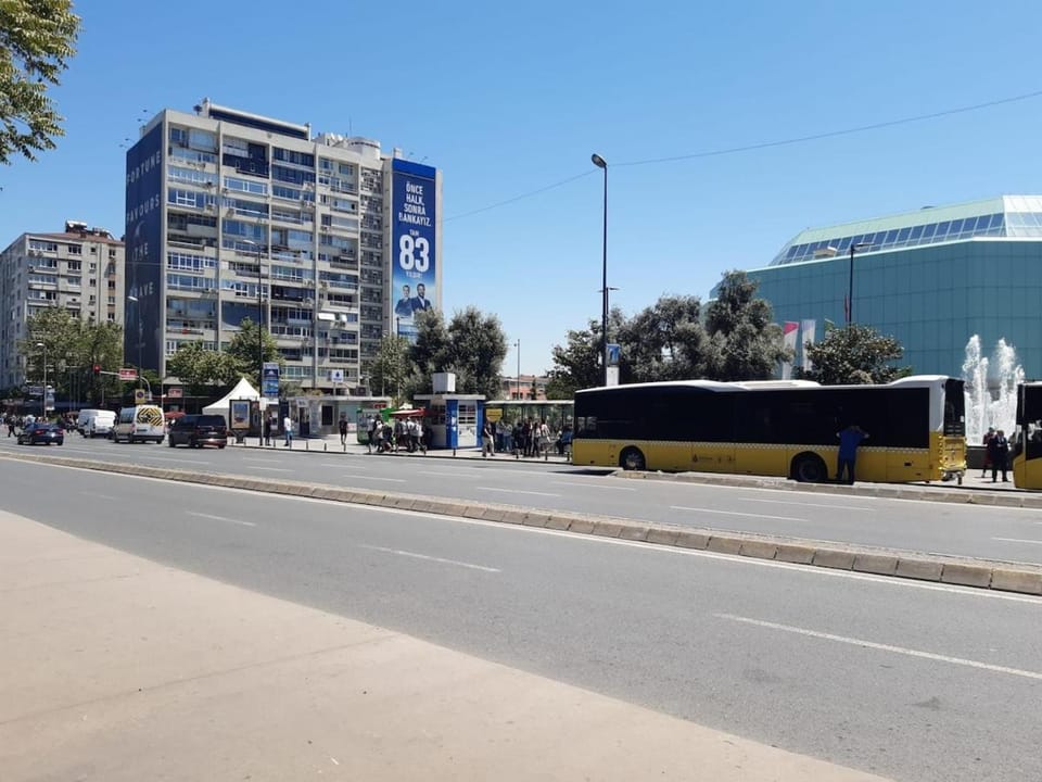 Cevahir avm bir alt sokağında Apartment in Istanbul