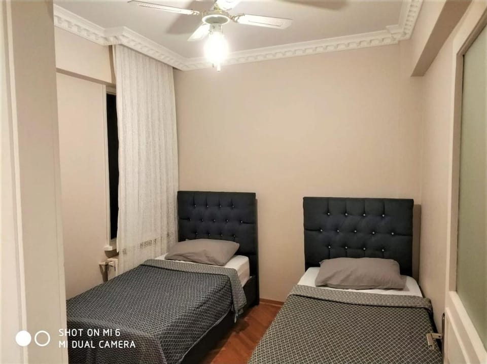 Cevahir avm bir alt sokağında Apartment in Istanbul