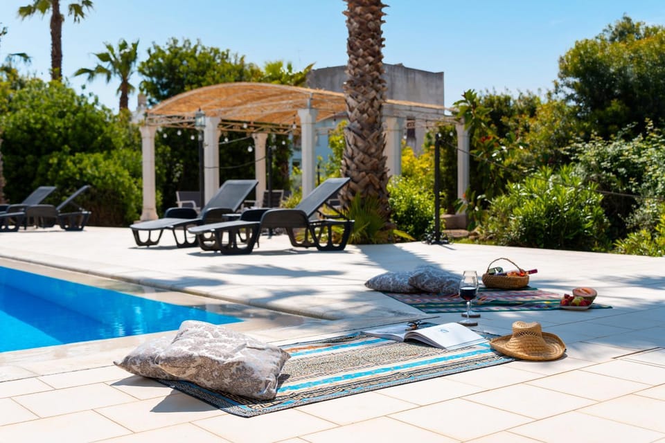 Patio, Day, Natural landscape, Garden, Garden view, Pool view, Swimming pool, sunbed