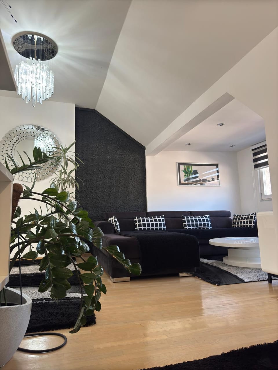 Luxury Studio Black & White Apartment in Sarajevo