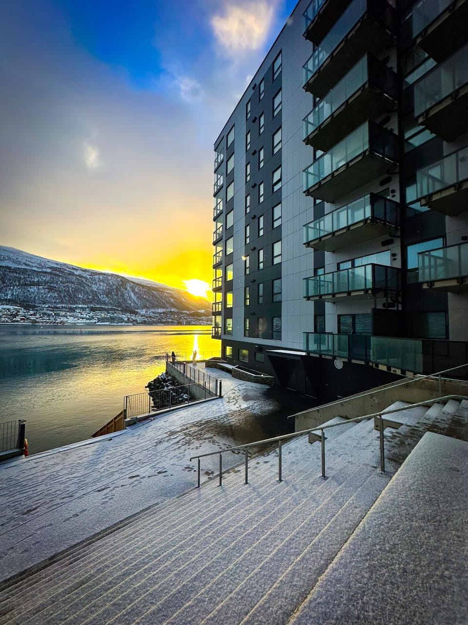 Property building, Natural landscape, Winter, Mountain view, Sea view, Sunset