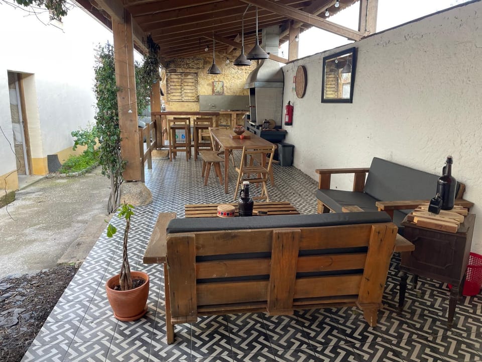 Patio, Living room, Seating area, Dining area, Communal kitchen