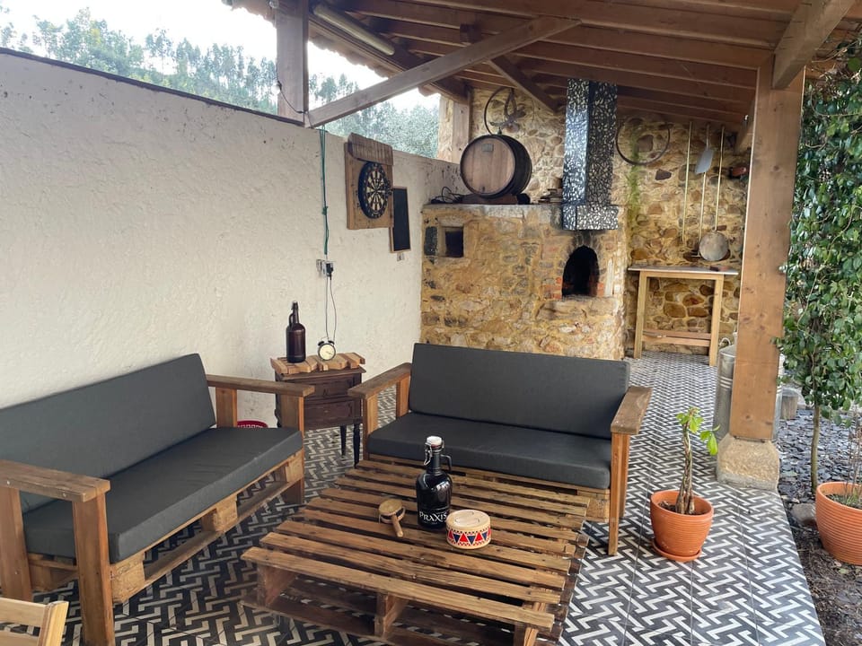Patio, Day, Living room, Seating area, Dining area