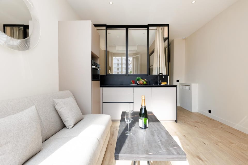 Palais Miramar YourHostHelper Apartment in Cannes