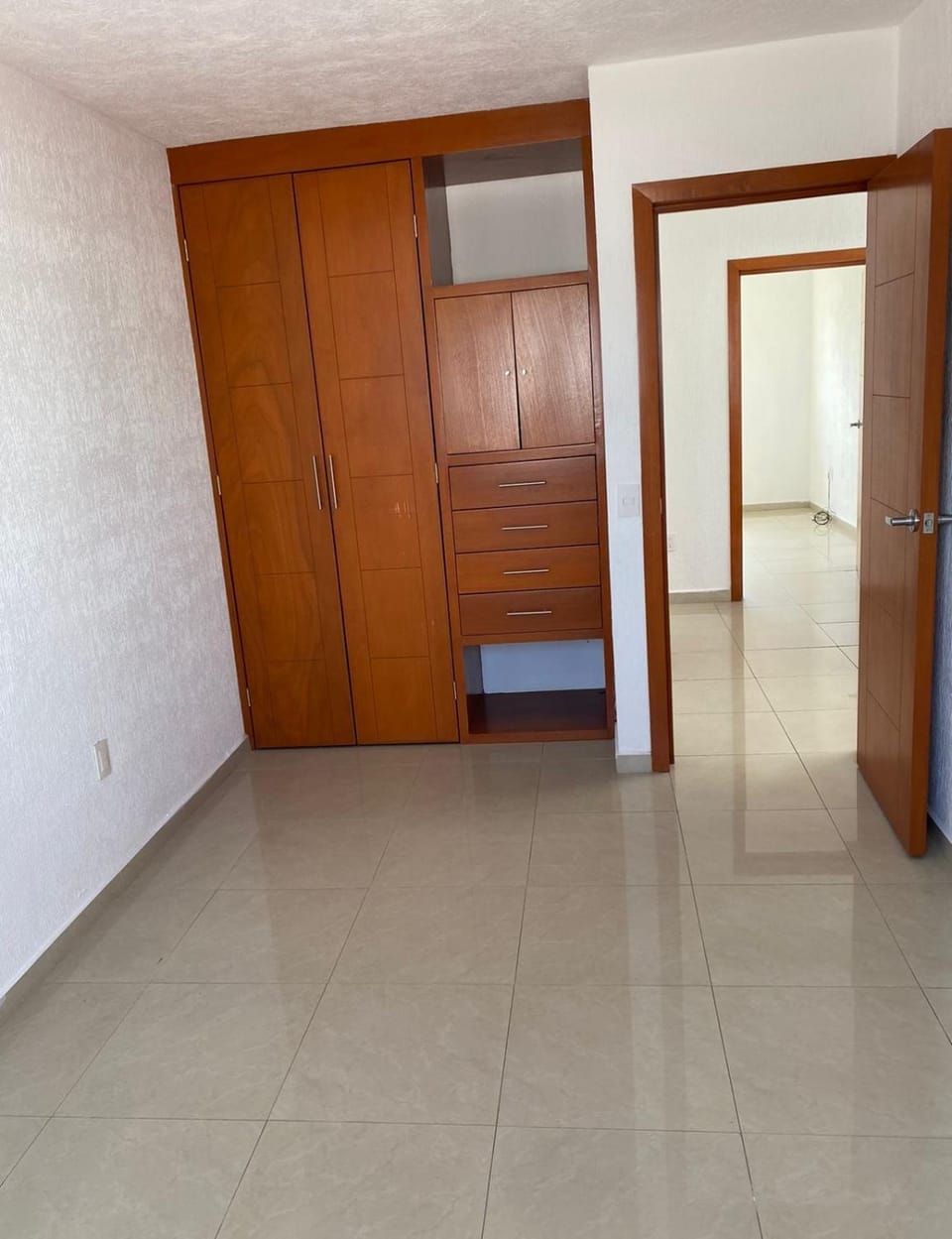 Habitación temporal para alojamiento de paso en frontera Vacation rental in Laredo