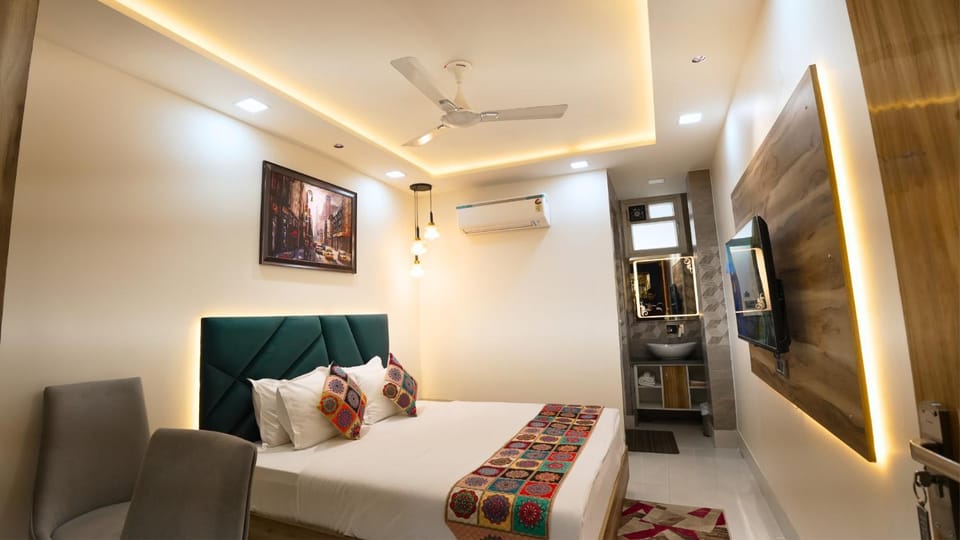 Bed, Photo of the whole room, Bedroom, air conditioner