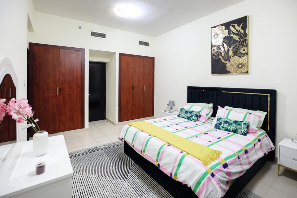 LUXURY 1BED MARINA VIEW JBR BEACH POoL PARKING House in Dubai