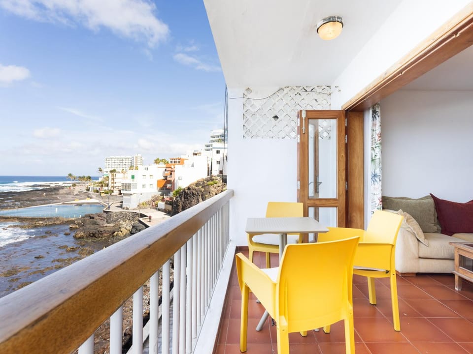 View (from property/room), Balcony/Terrace, Balcony/Terrace, Dining area, Sea view
