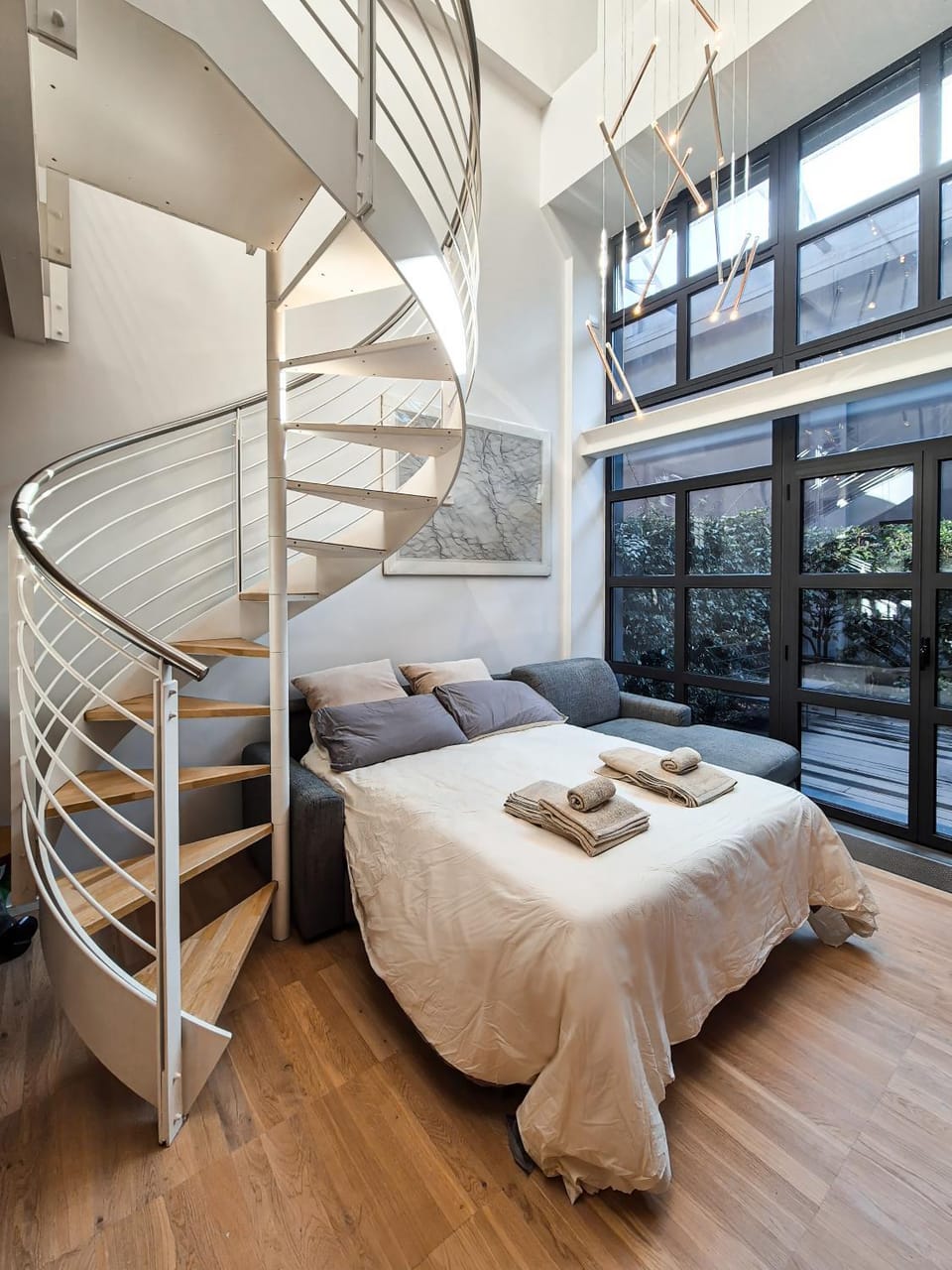 Bed, towels