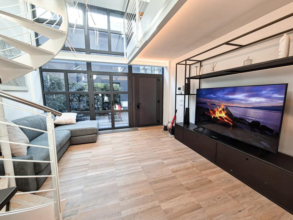 Communal lounge/ TV room, TV and multimedia, View (from property/room), Garden view, Inner courtyard view, heating, heating