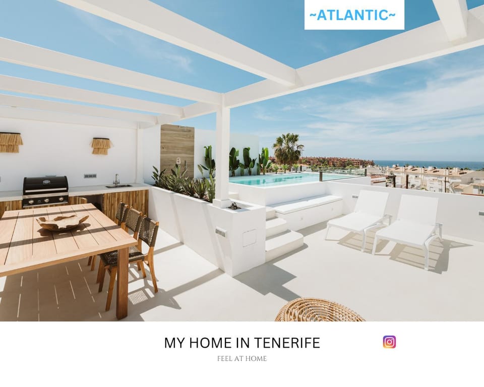 Sea view, Swimming pool, sunbed